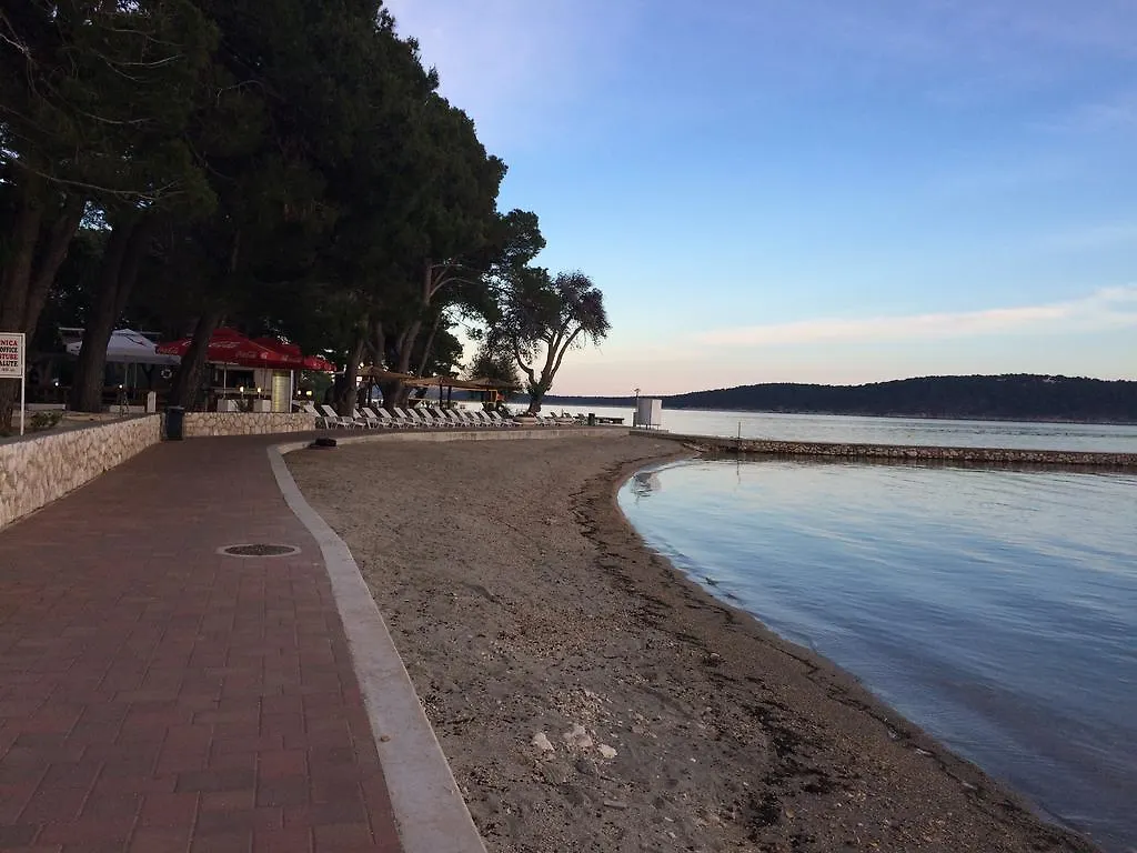 Apartments Gorenjka Banjol Croatia