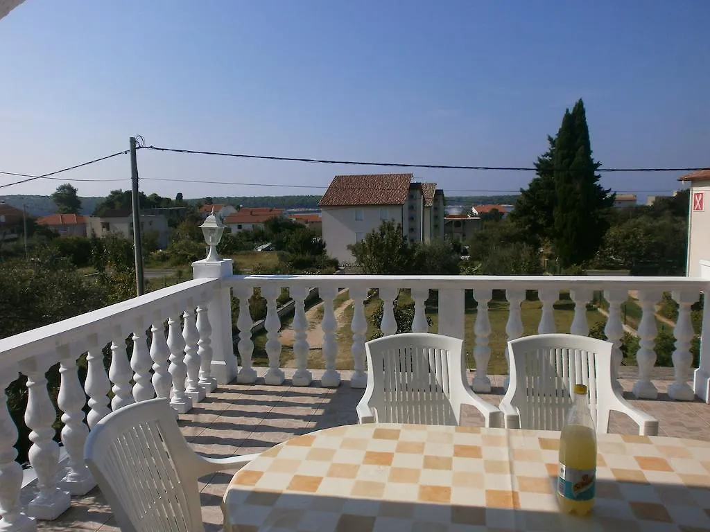 Apartments Gorenjka Banjol 0*,