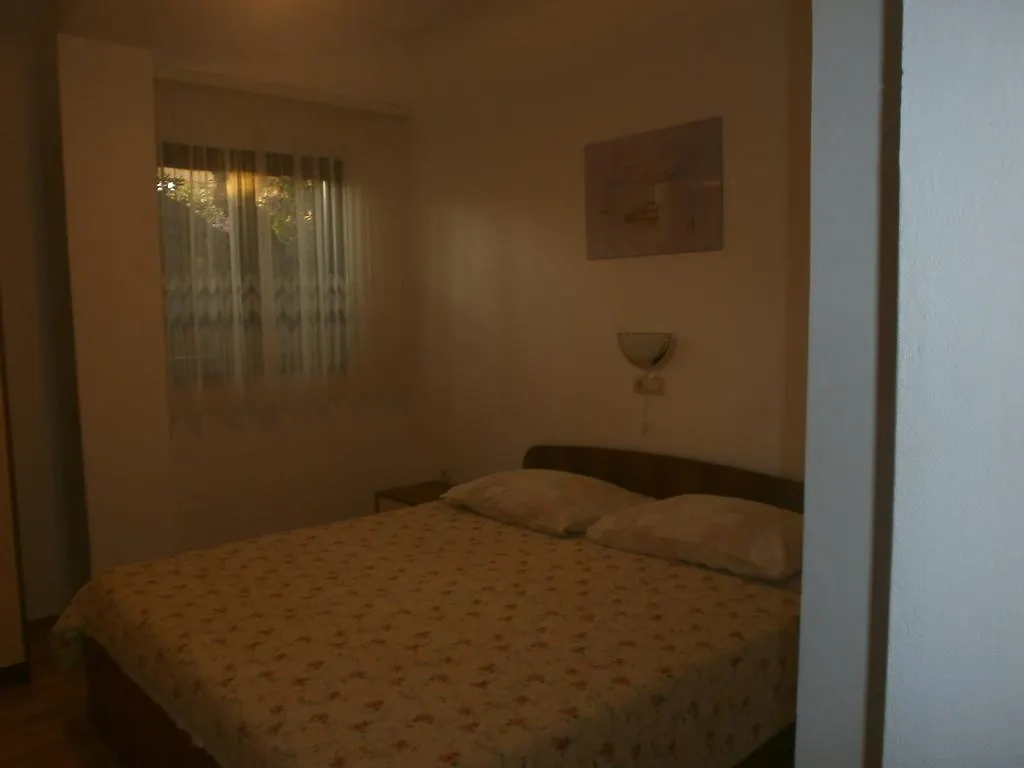 Apartments Gorenjka Banjol 0*,
